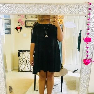 Half sleeve loose flowing black short dress